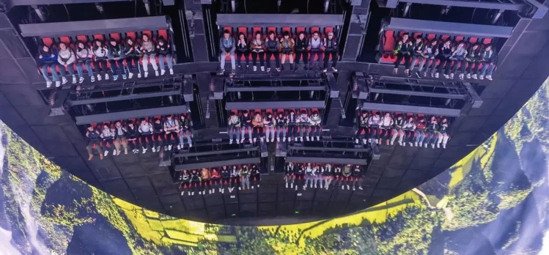 97622国际游戏股份旗下恒润科技集团打造西南首个8K电影级飞行影院